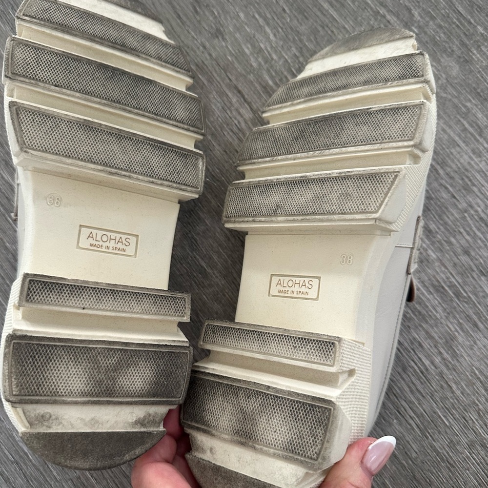 ALOHAS- WHITE CREAM LEATHER CHUNKY LOAFERS - 38 
Beige - Picture 7 of 8